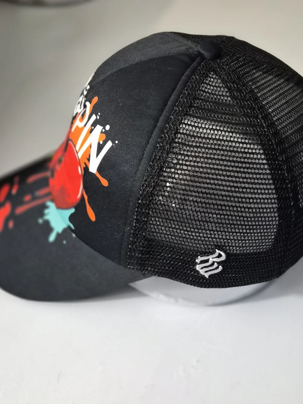 Rocawear Drippin Broken Heart Y2K Black Mesh Snapback Trucker‎ Hat